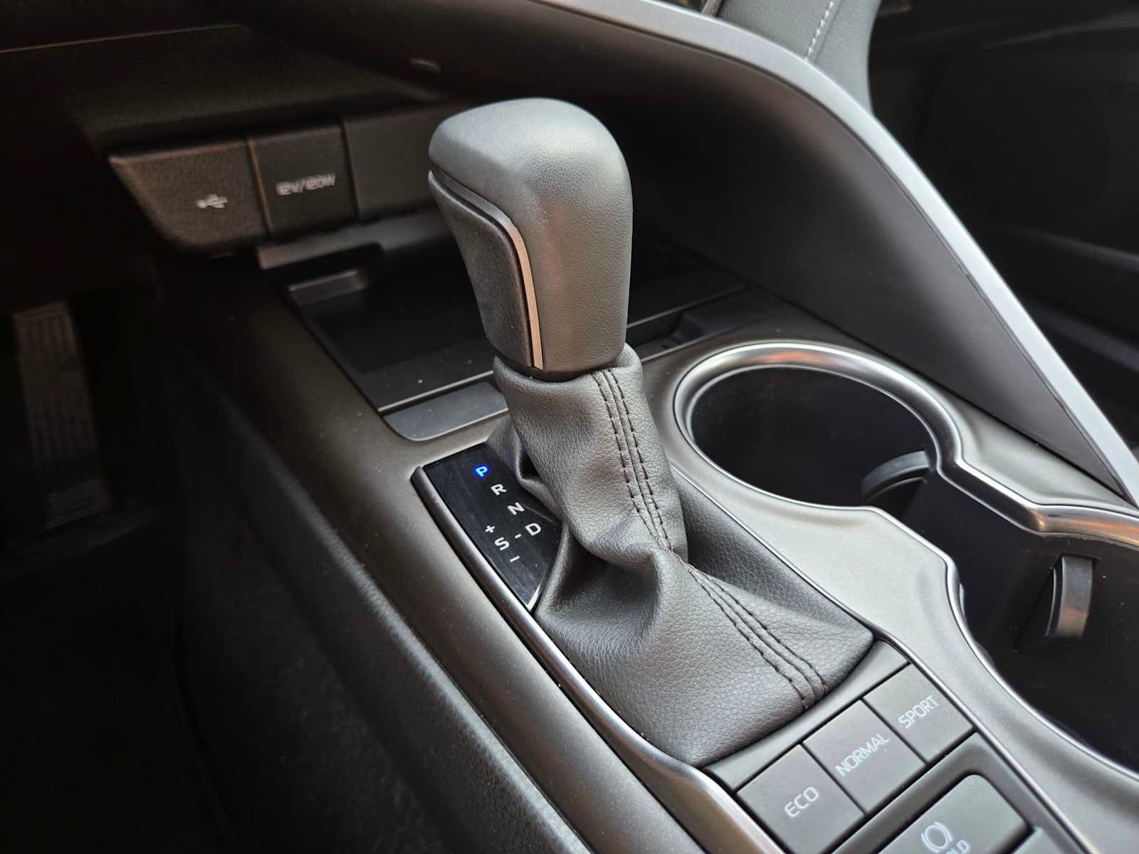 Used 2024 Toyota Camry XSE w/ Navigation Package FWD image 40