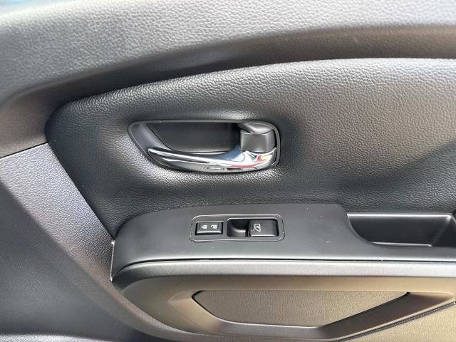 Used 2021 Nissan Titan PRO-4X w/ Pro-4x Convenience Package image 16