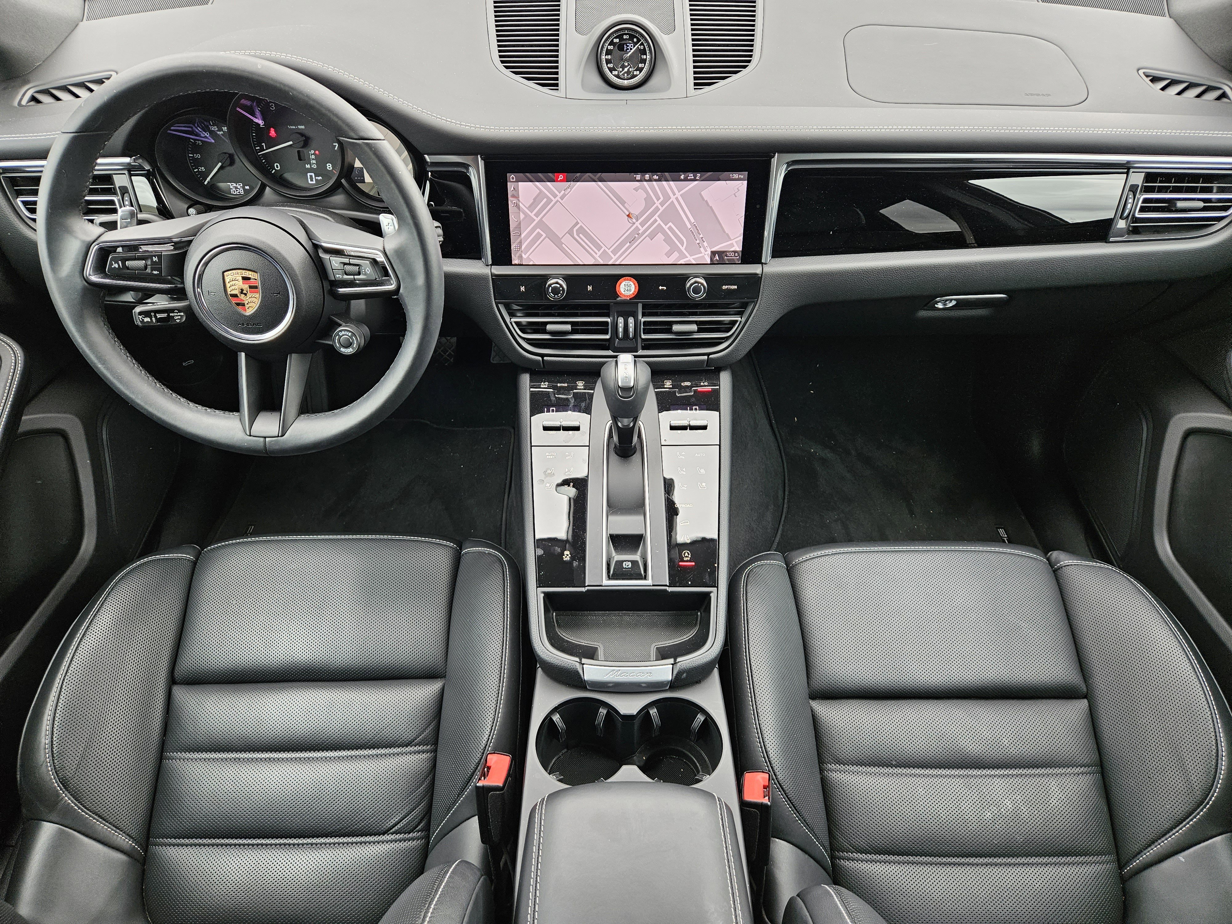 Certified 2025 Porsche Macan image 24