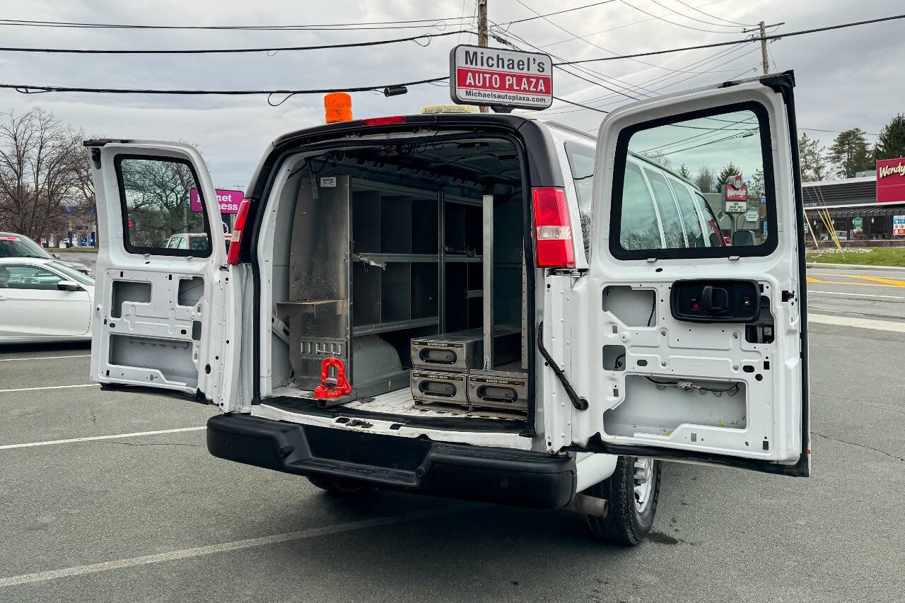 Used 2018 Chevrolet Express 2500 w/ Driver Convenience Package image 21