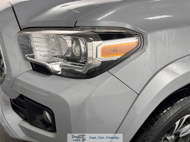 Used 2019 Toyota Tacoma TRD Sport w/ Technology Package AWD/4WD image 10