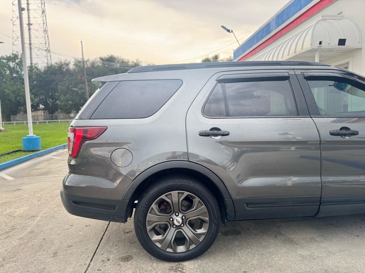 Used 2018 Ford Explorer Sport AWD/4WD image 30