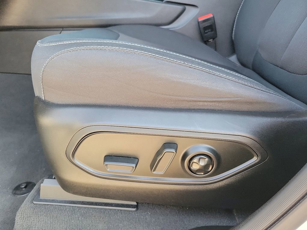 Used 2023 Jeep Grand Cherokee L Laredo image 13