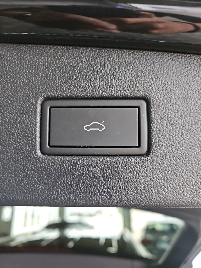 Used 2024 Volkswagen Tiguan SE image 20