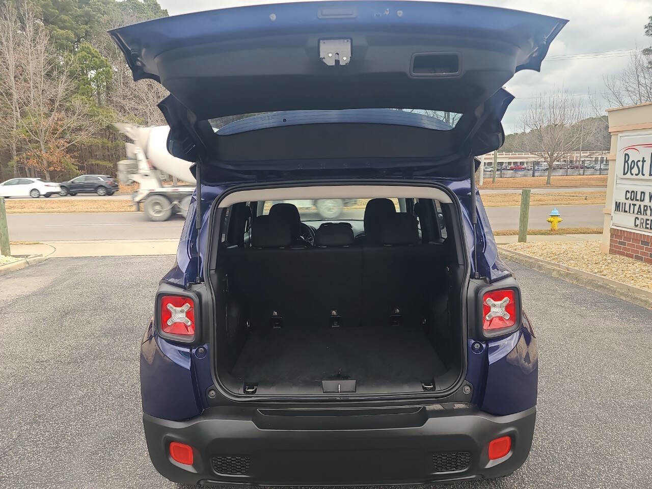 Used 2017 Jeep Renegade Sport w/ Power & Air Group AWD/4WD image 30