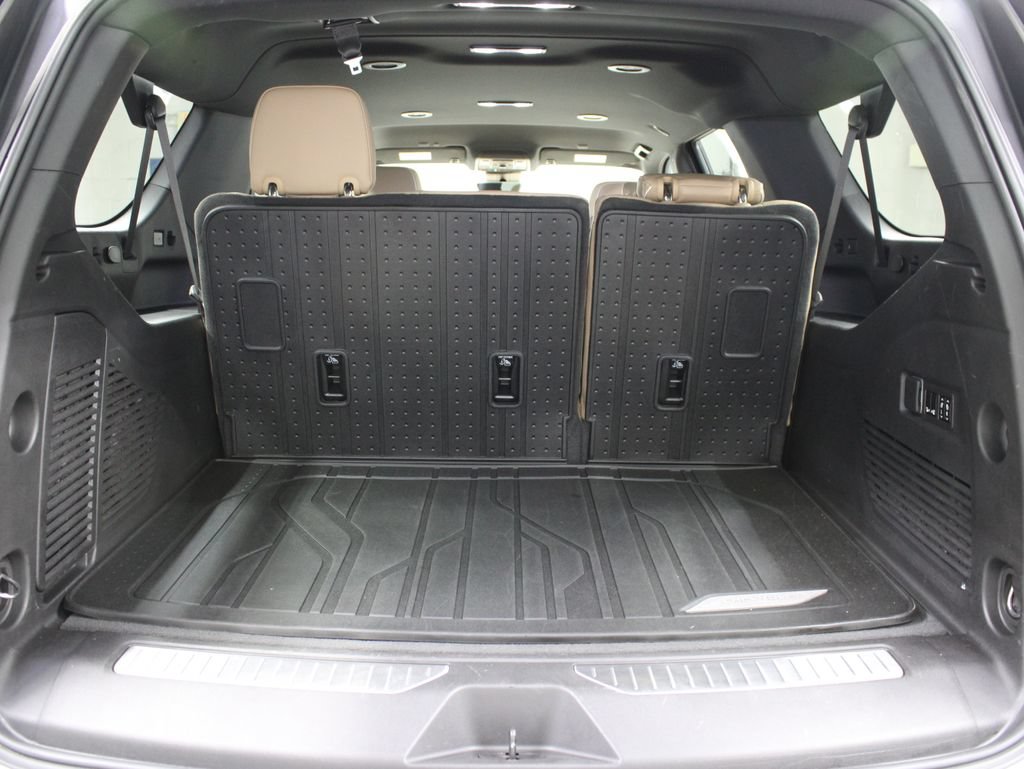 Used 2024 Chevrolet Suburban Premier AWD/4WD image 49