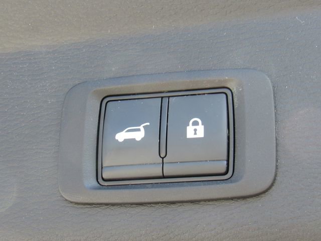 Used 2023 Mitsubishi Outlander SE image 6