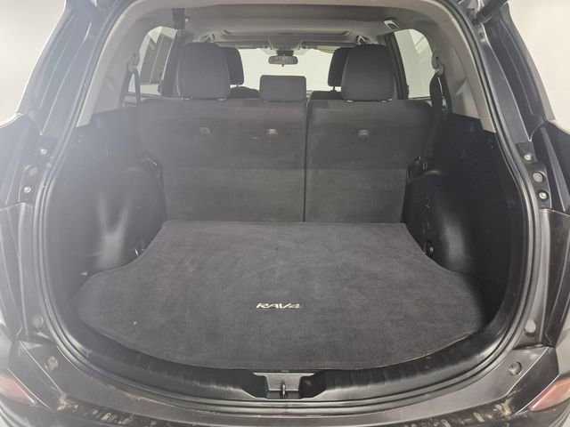 Used 2018 Toyota RAV4 XLE image 13