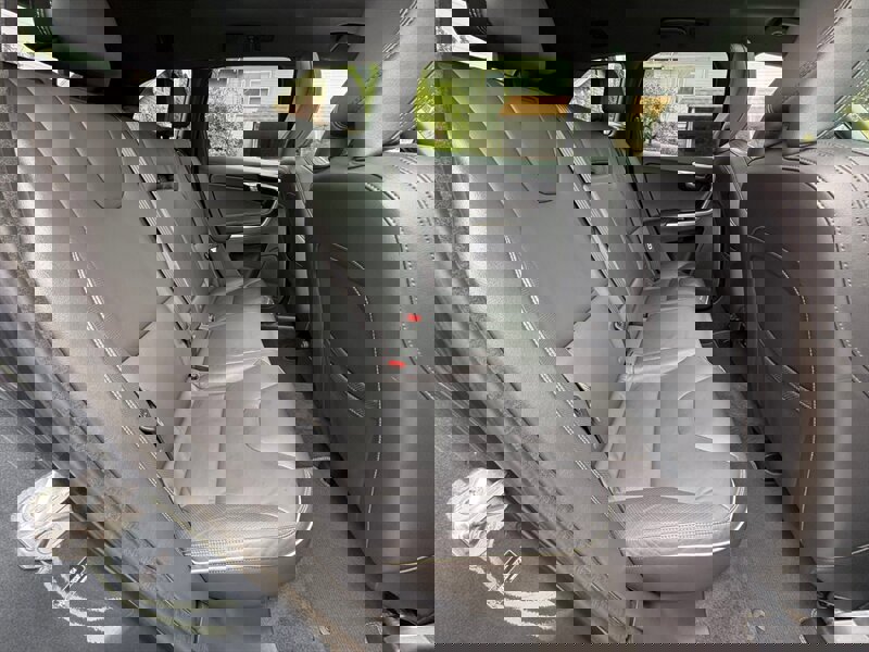 Used 2015 Volvo XC60 T6 R-Design Platinum image 15