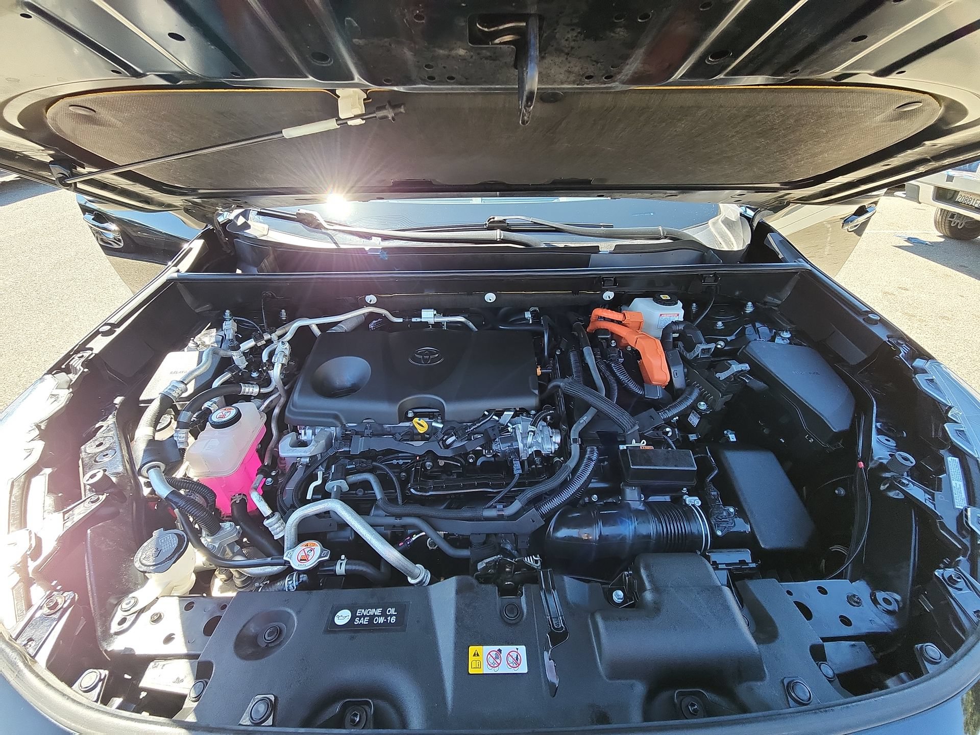 Used 2023 Toyota RAV4 SE w/ Weather & Moonroof Package AWD/4WD image 18