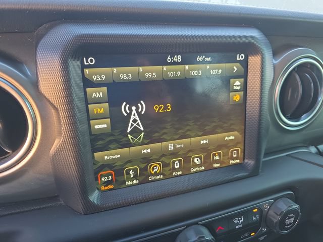 Used 2018 Jeep Wrangler Unlimited Sahara AWD/4WD image 21