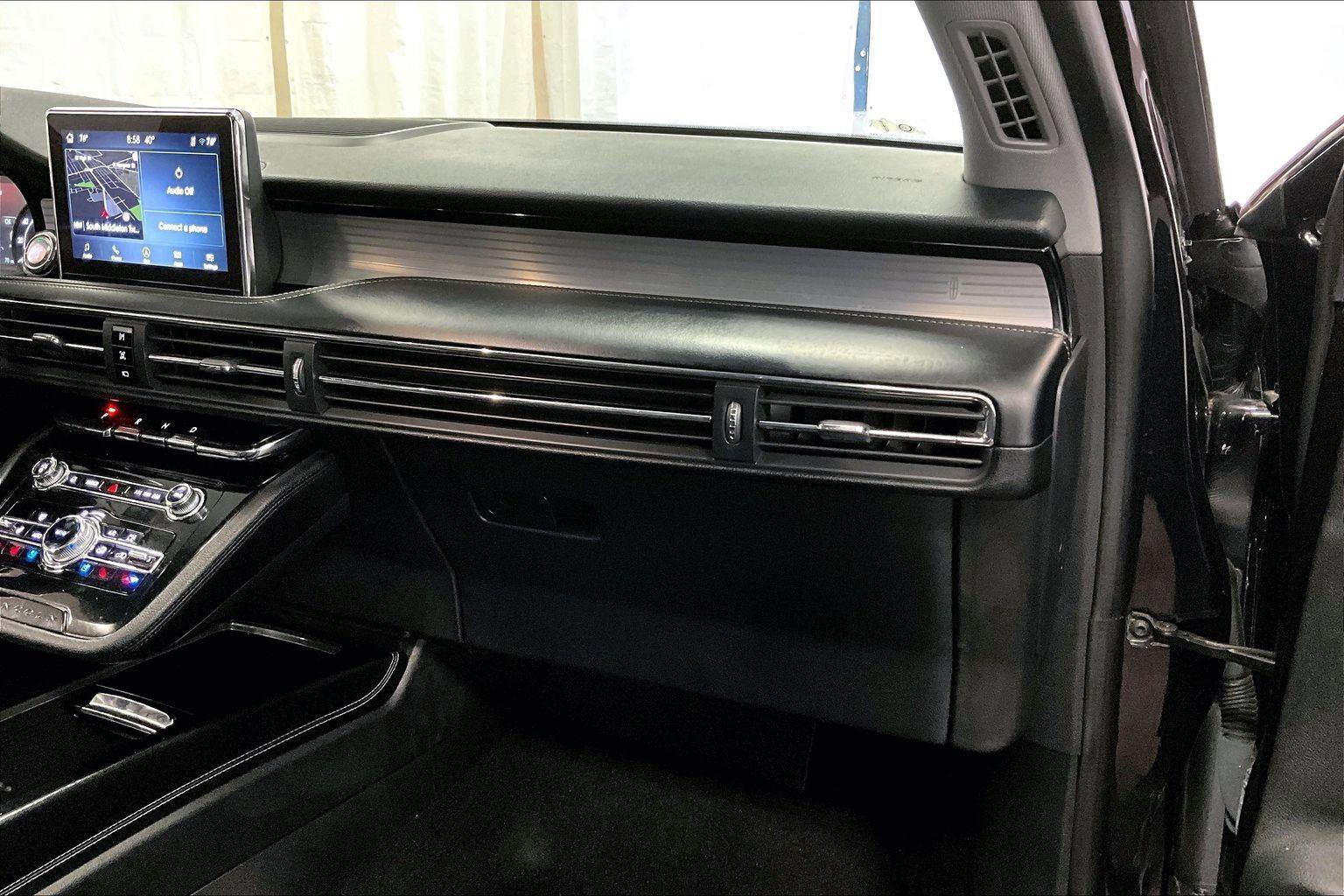 Used 2021 Lincoln Corsair AWD w/ Premium Package image 15