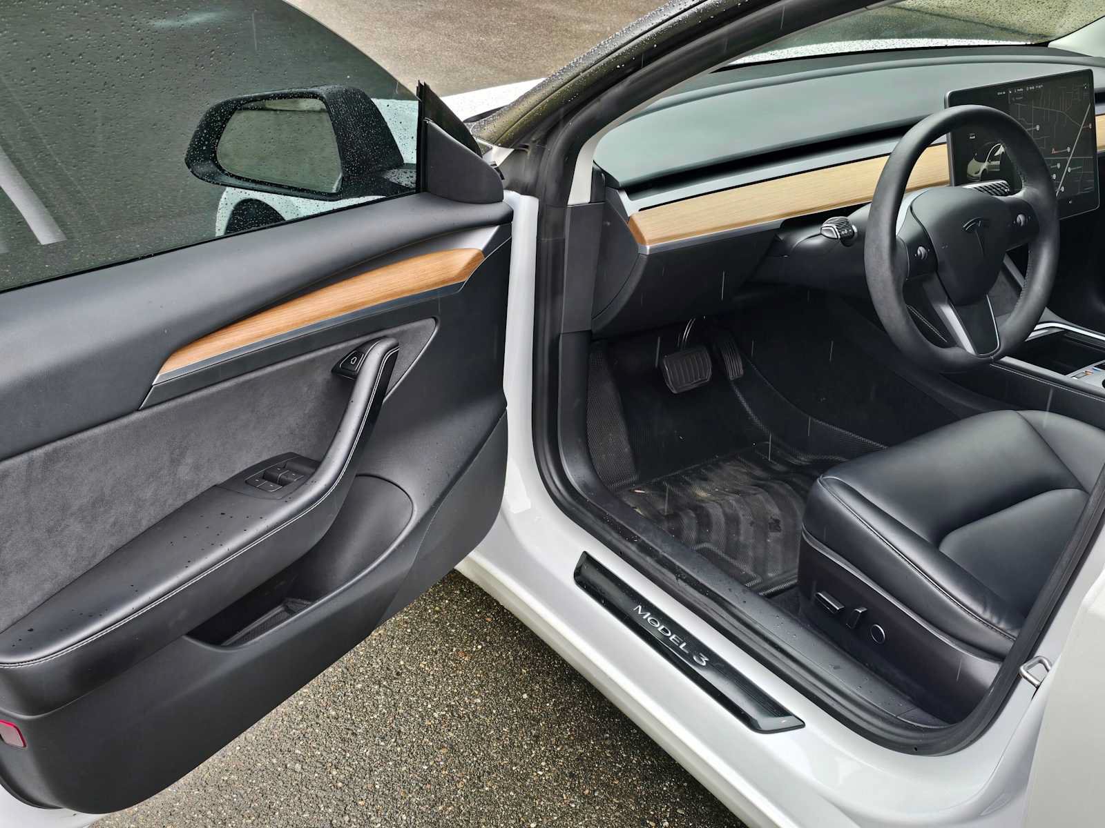 Used 2021 Tesla Model 3 Standard Range Plus RWD image 19