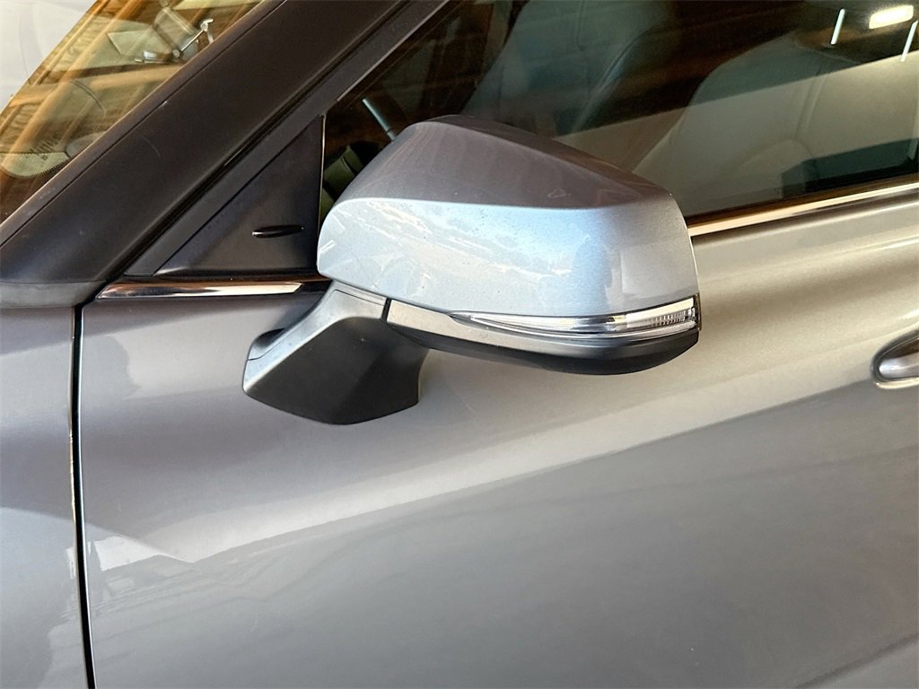 Used 2020 Toyota Highlander XLE image 36