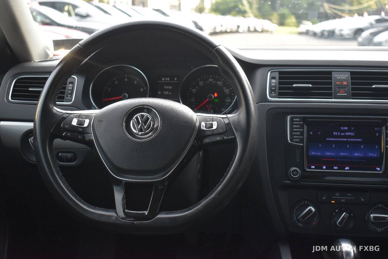 Used 2017 Volkswagen Jetta SE FWD image 19