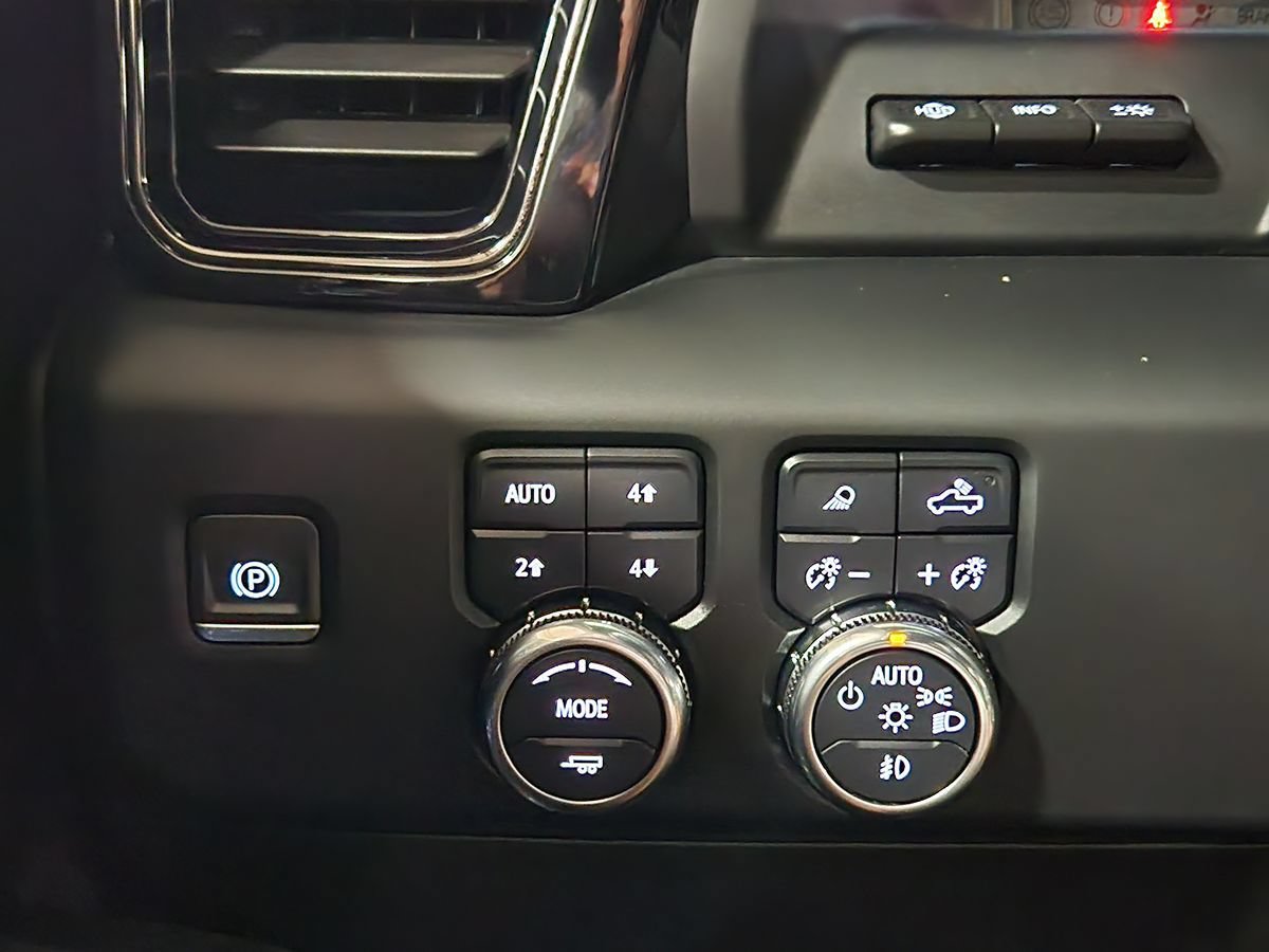 Used 2024 GMC Sierra 2500 AT4 w/ AT4 Premium Plus Package AWD/4WD image 45
