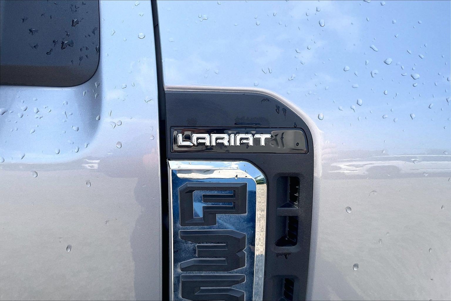 Used 2024 Ford F350 Lariat w/ Lariat Ultimate Package AWD/4WD image 8