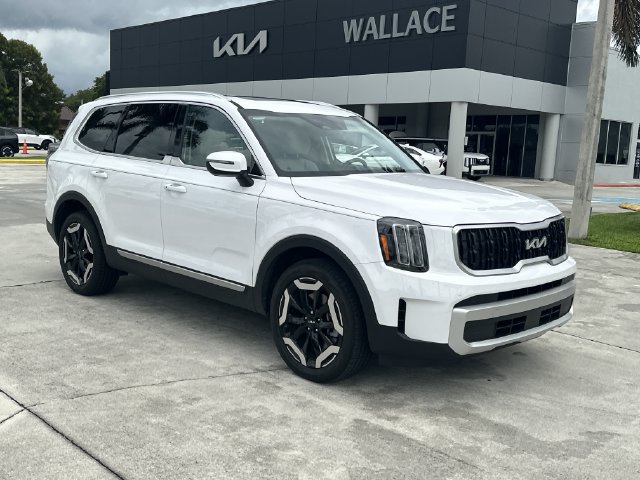 Certified 2025 Kia Telluride EX w/ EX Captain's Chair Package FWD image 4