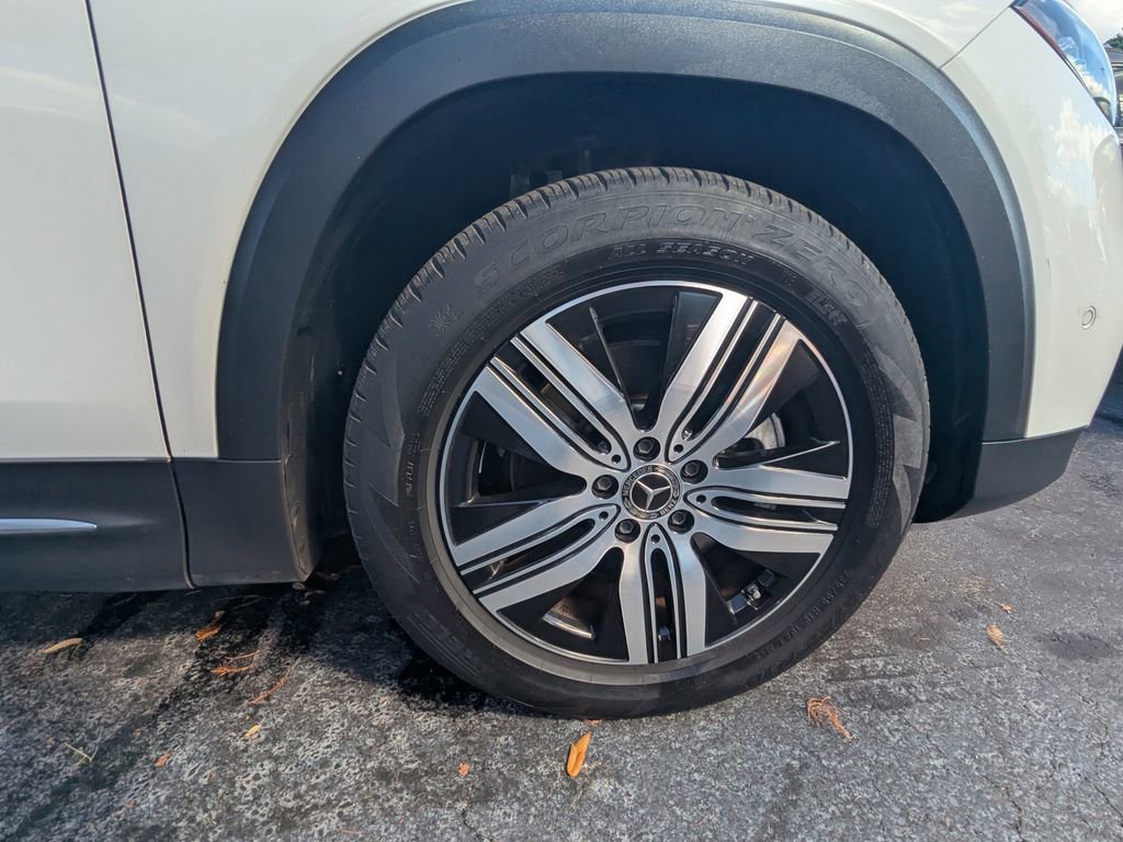 Certified 2023 Mercedes-Benz EQB 250+ w/ Exclusive Package image 21