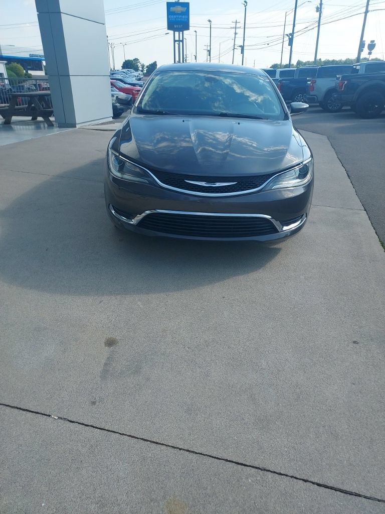Used 2017 Chrysler 200 Limited Platinum FWD image 3
