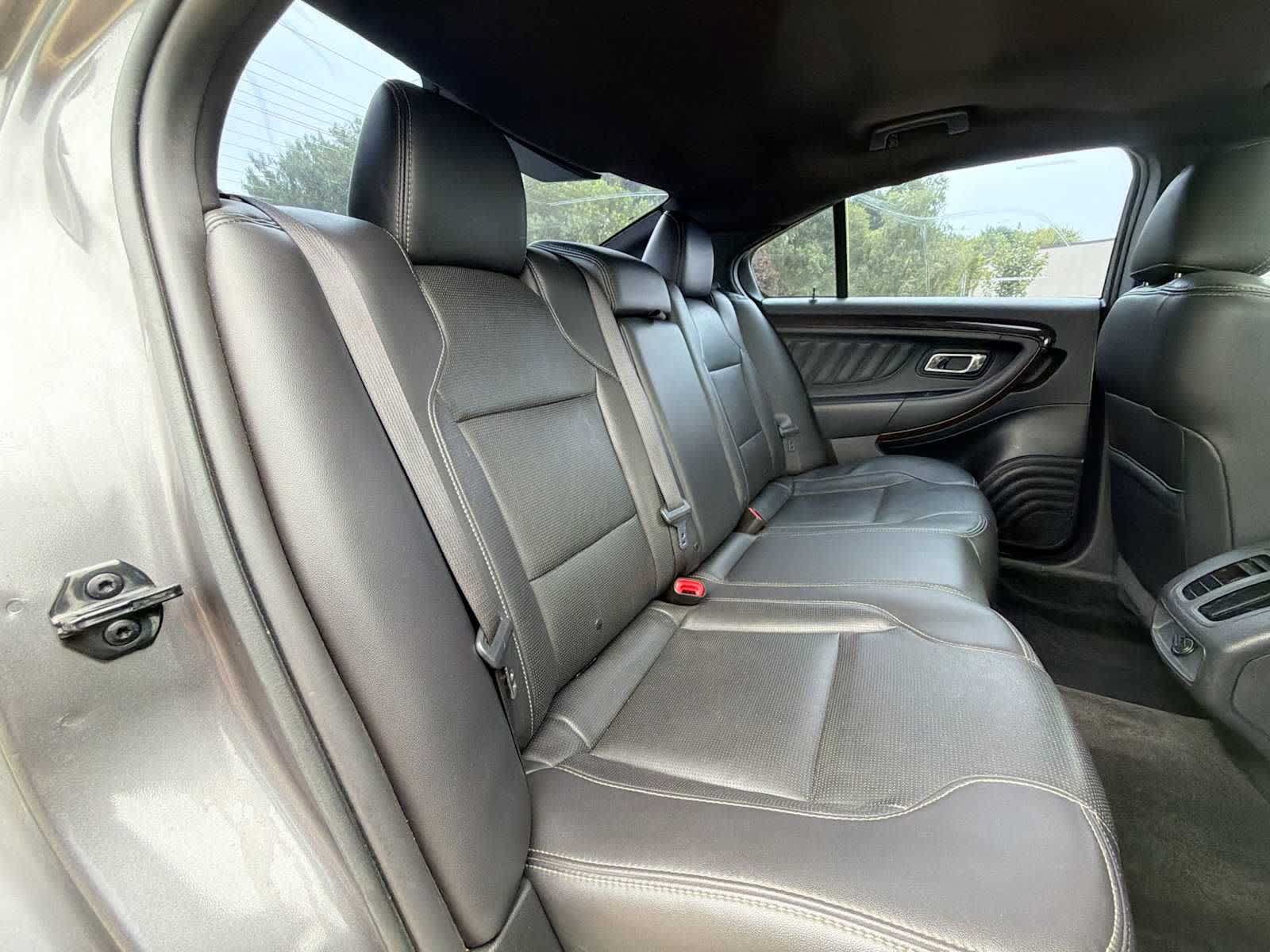 Used 2013 Ford Taurus Limited FWD image 18