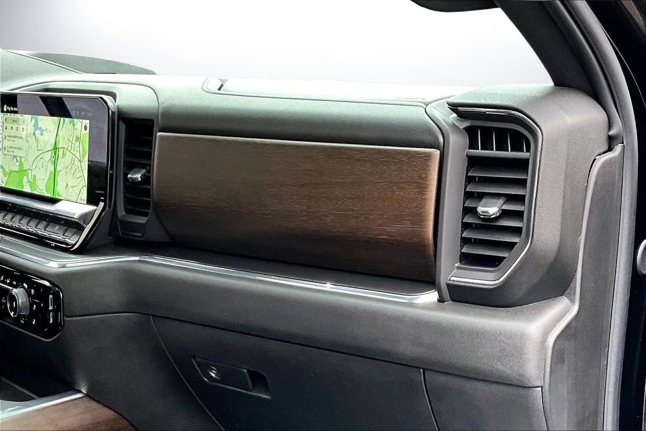 Used 2025 Chevrolet Silverado 1500 High Country w/ Midnight Edition image 21