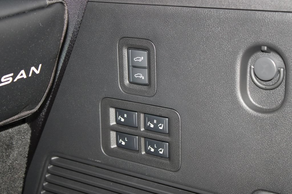 Used 2025 Nissan Armada PRO-4X AWD/4WD image 32