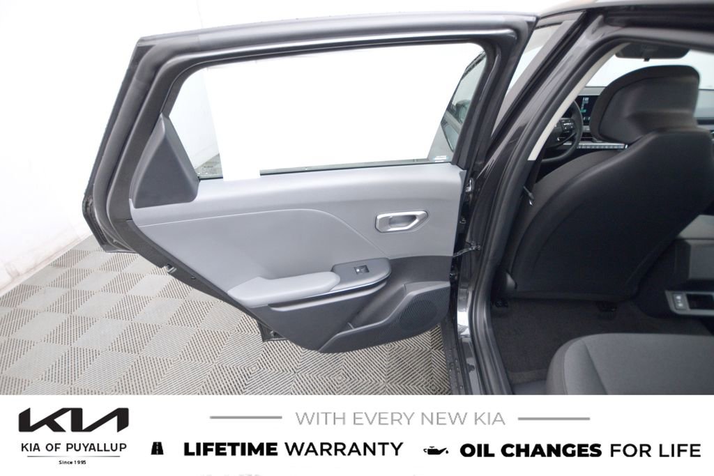New 2025 Kia K4 LX image 11