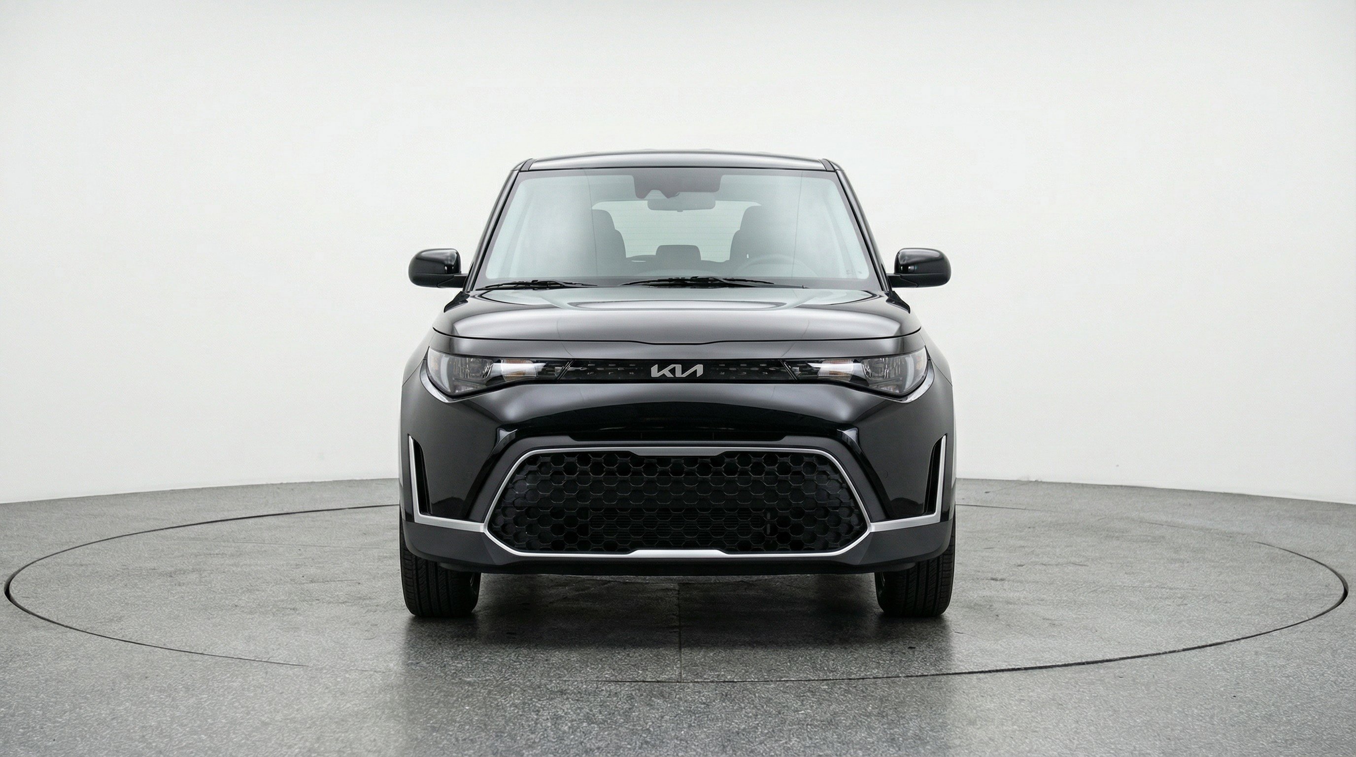 Used 2025 Kia Soul LX w/ LX Technology Package FWD image 2