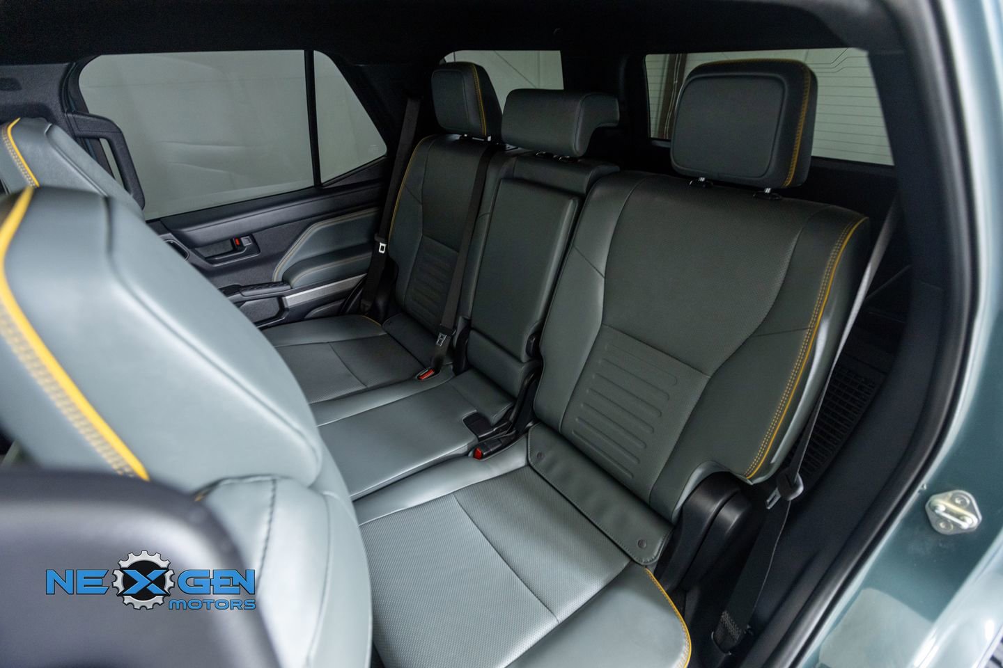 Used 2025 Toyota 4Runner Trailhunter image 29