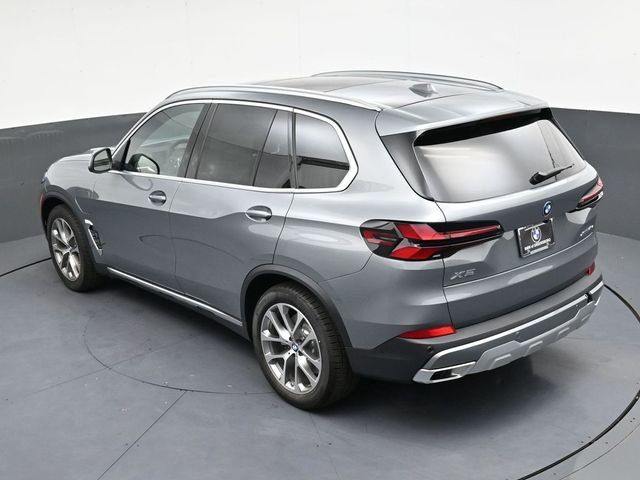 Used 2026 BMW X5 xDrive50e w/ Climate Comfort Package image 24