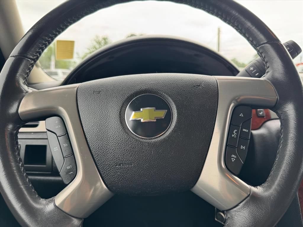 Used 2011 Chevrolet Avalanche LT RWD image 16