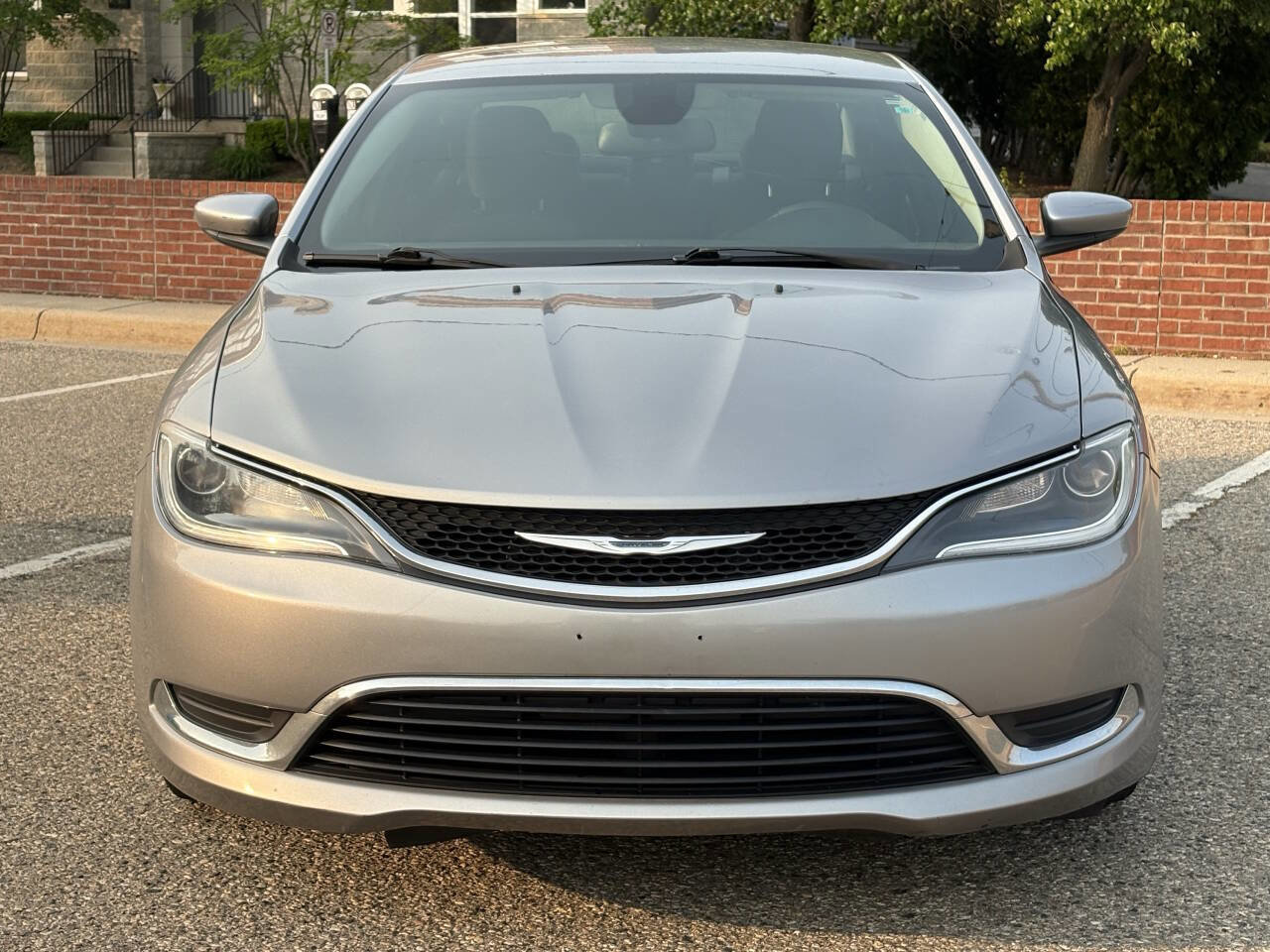 Used 2015 Chrysler 200 Limited w/ Convenience Group image 2