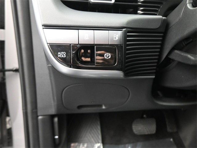New 2025 Hyundai Ioniq 5 SE image 15