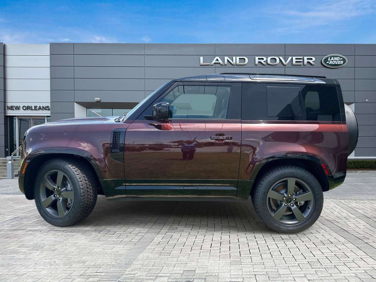 New 2026 Land Rover Defender 90 X-Dynamic SE AWD/4WD image 2