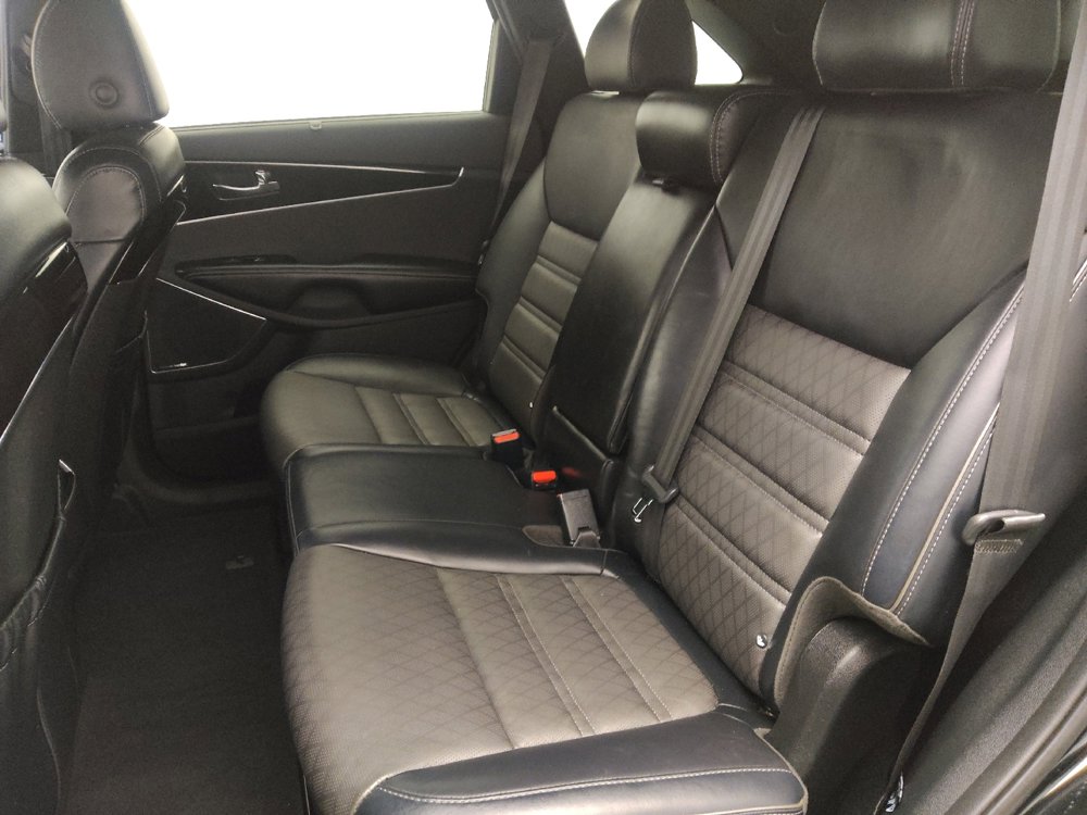 Used 2019 Kia Sorento SX image 18