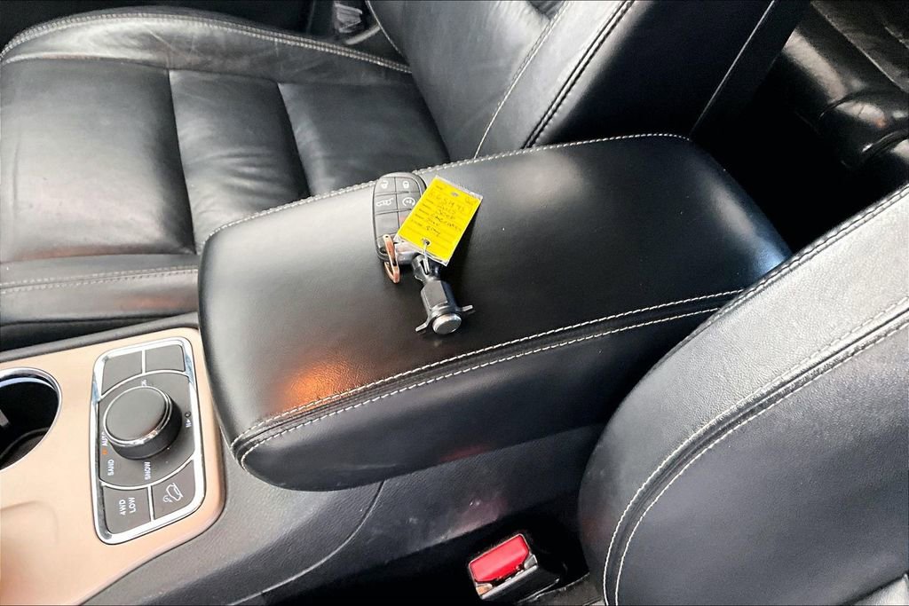 Used 2015 Jeep Grand Cherokee Limited image 13