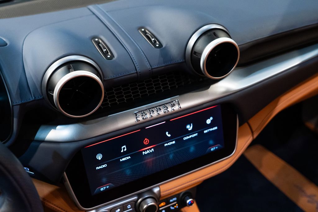 Used 2020 Ferrari Portofino image 33