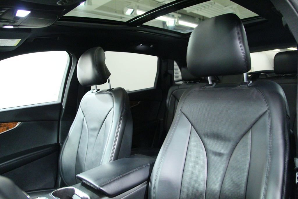 Used 2019 Lincoln Nautilus Reserve w/ Class II Trailer Tow Package AWD/4WD image 6