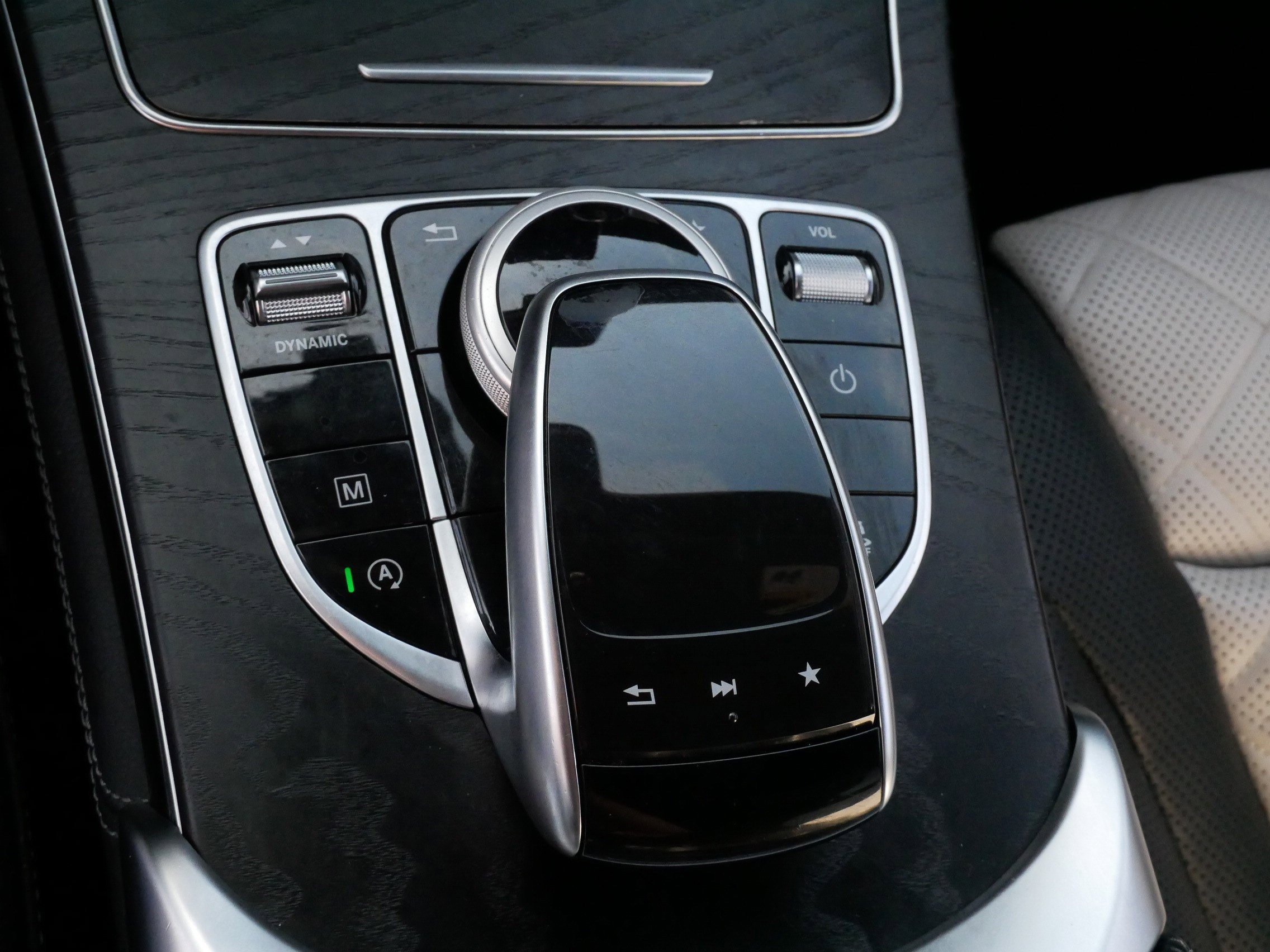 Used 2019 Mercedes-Benz GLC 300 4MATIC image 24