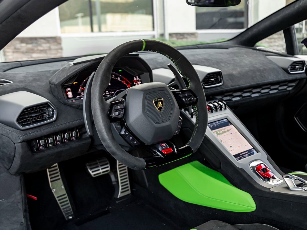 Used 2024 Lamborghini Huracan STO image 15