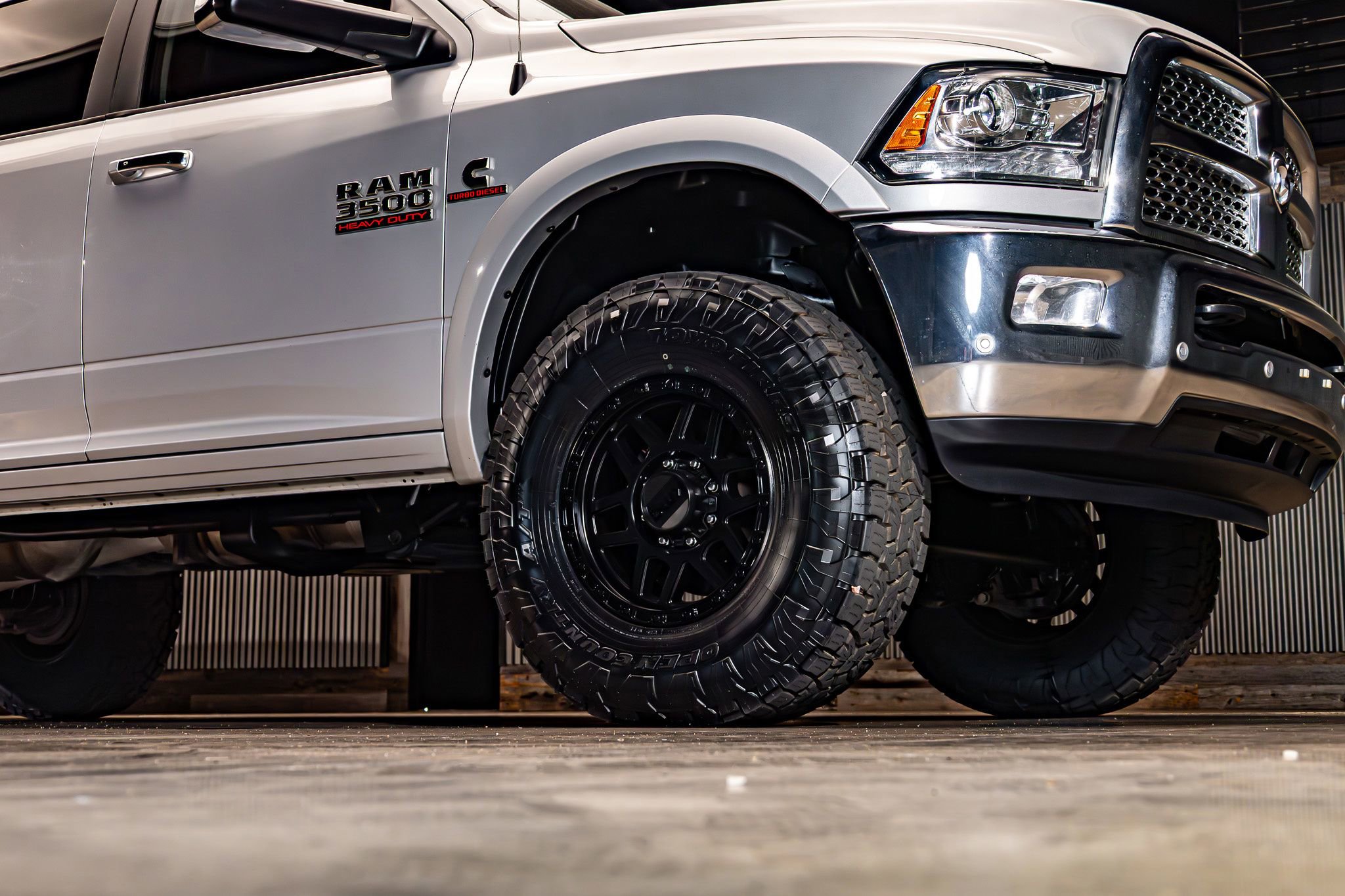 Used 2017 RAM 3500 Laramie w/ Cold Weather Group AWD/4WD image 15