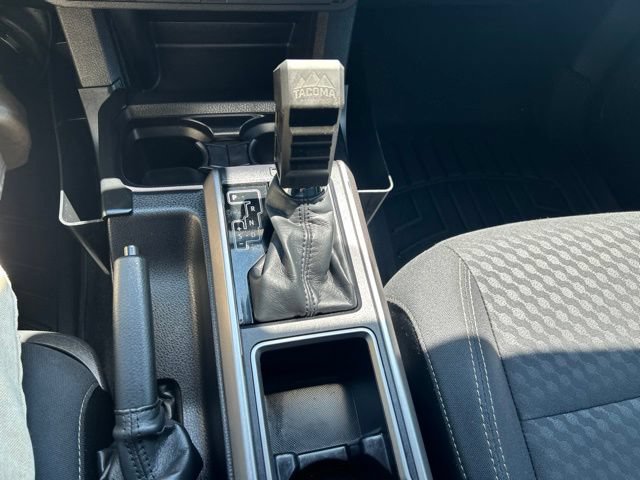 Used 2022 Toyota Tacoma SR5 w/ Trail Edition AWD/4WD image 17
