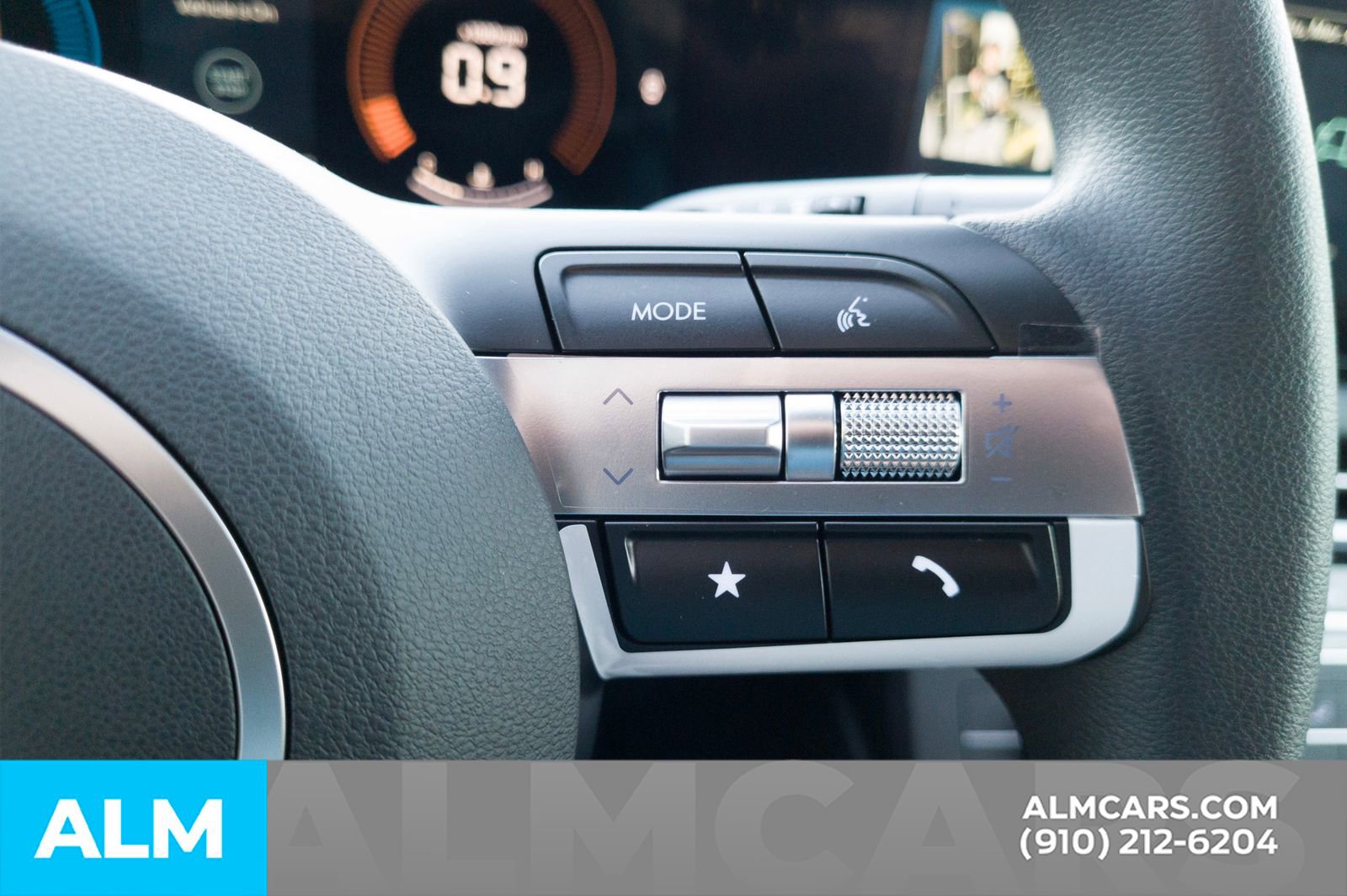 Used 2025 Hyundai Santa Cruz SE image 26