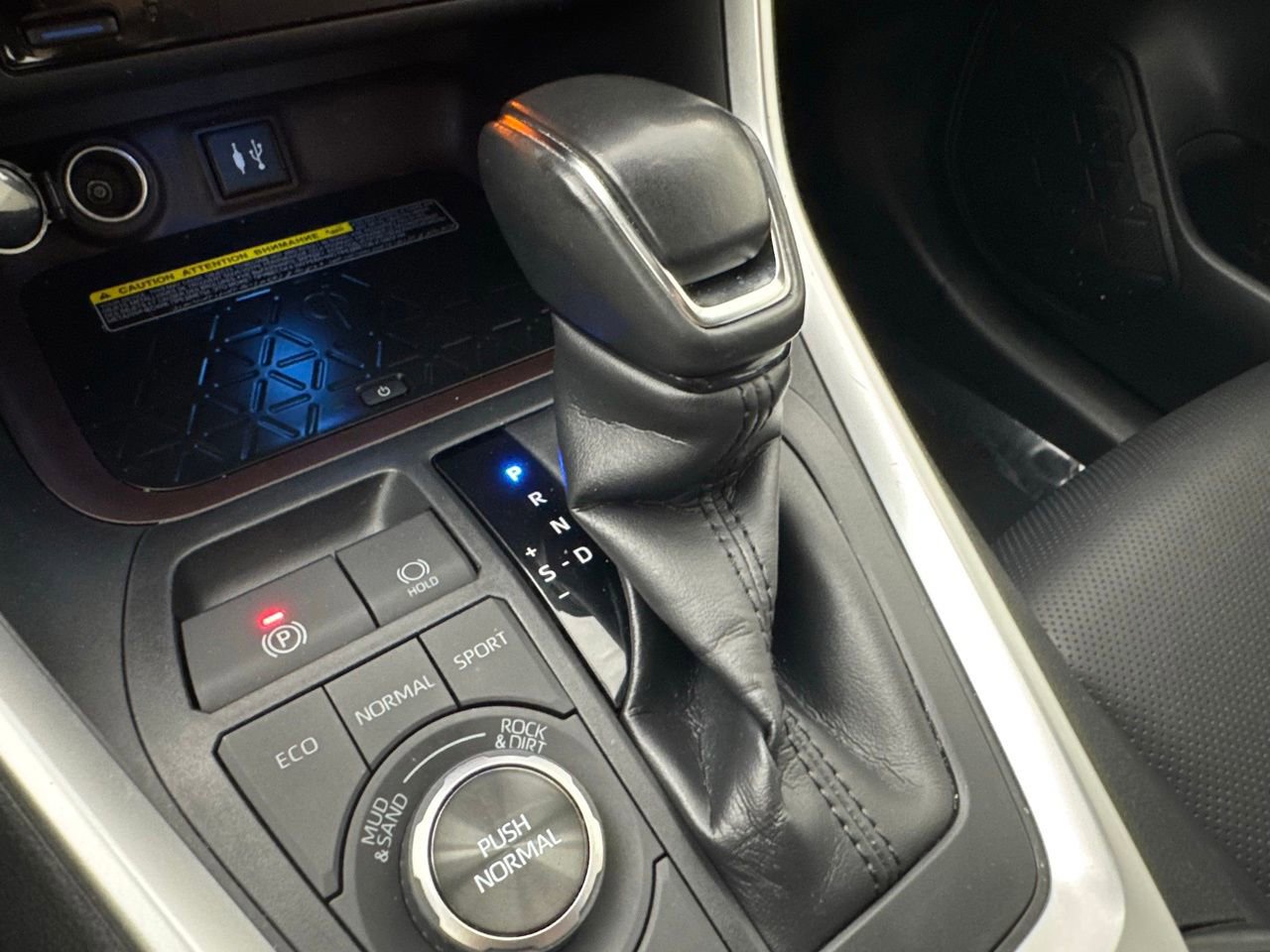 Used 2019 Toyota RAV4 Limited w/ Advanced Technology Package image 17