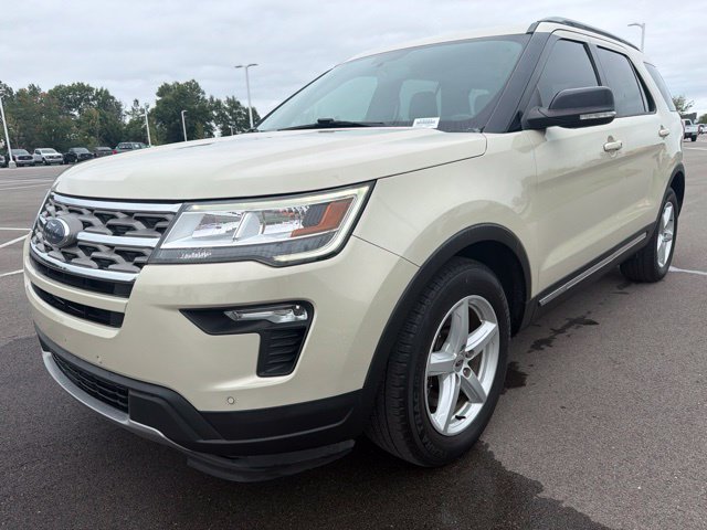 Used 2018 Ford Explorer XLT w/ Equipment Group 202A FWD image 2