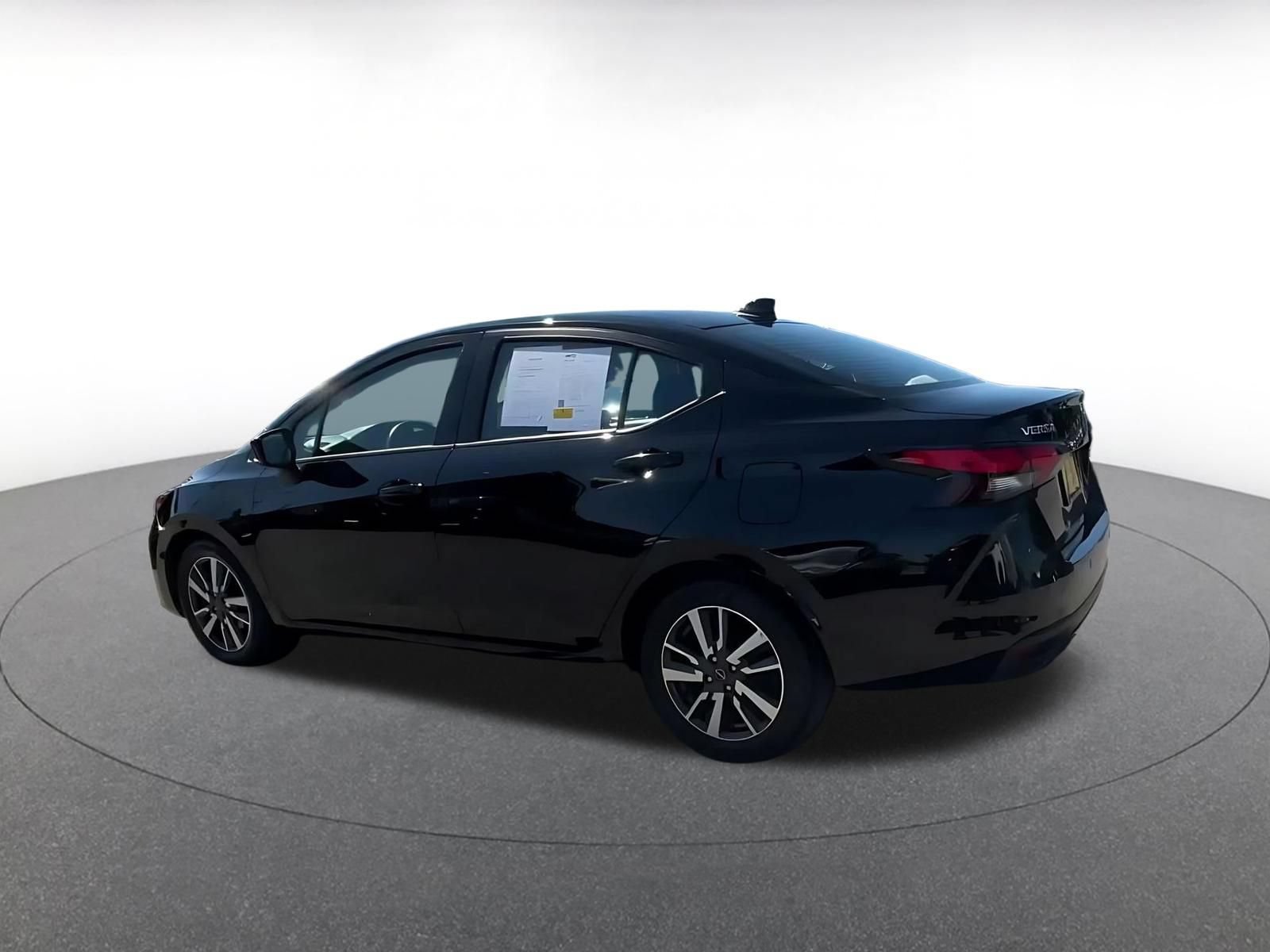 Used 2025 Nissan Versa SV FWD image 9