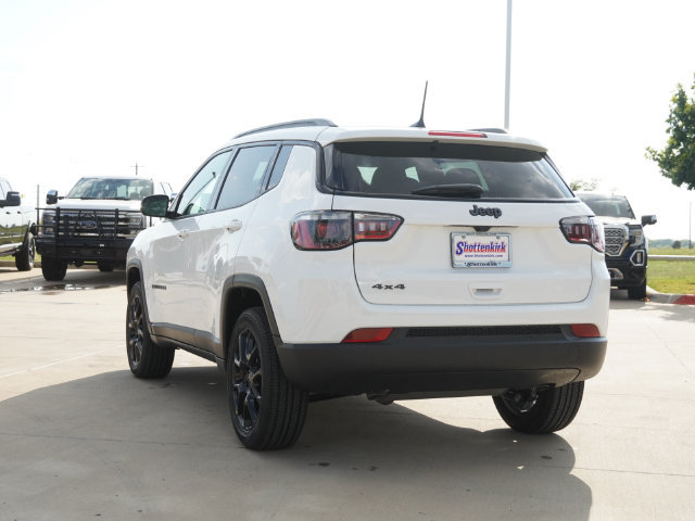 New 2026 Jeep Compass Latitude AWD/4WD image 9
