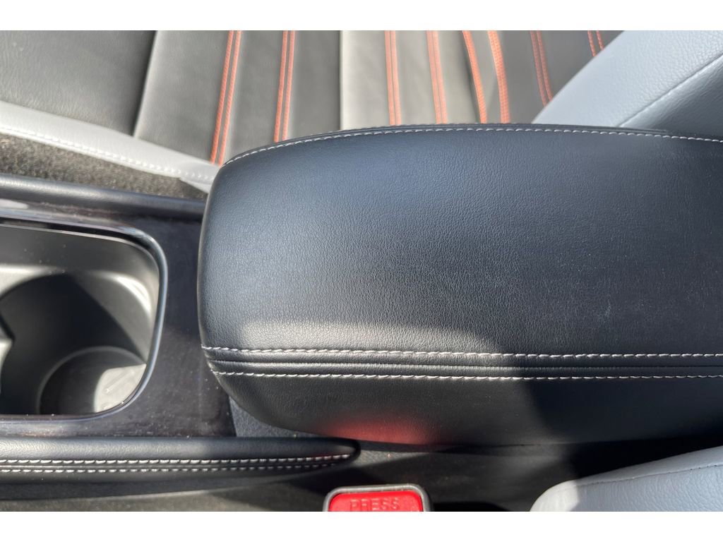 Used 2022 Nissan Kicks SR w/ Premium Package FWD image 31