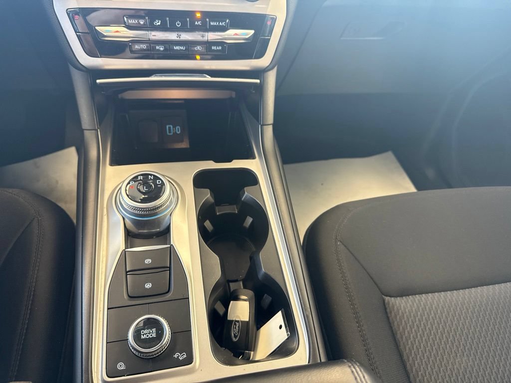 Used 2023 Ford Explorer XLT AWD/4WD image 23